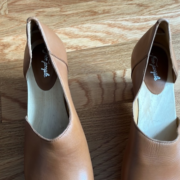 New Free People Monroe Clog size 38 or 8 - Picture 16 of 16